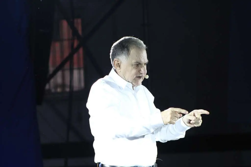 Julio Pereyra presentó a los precandidatos