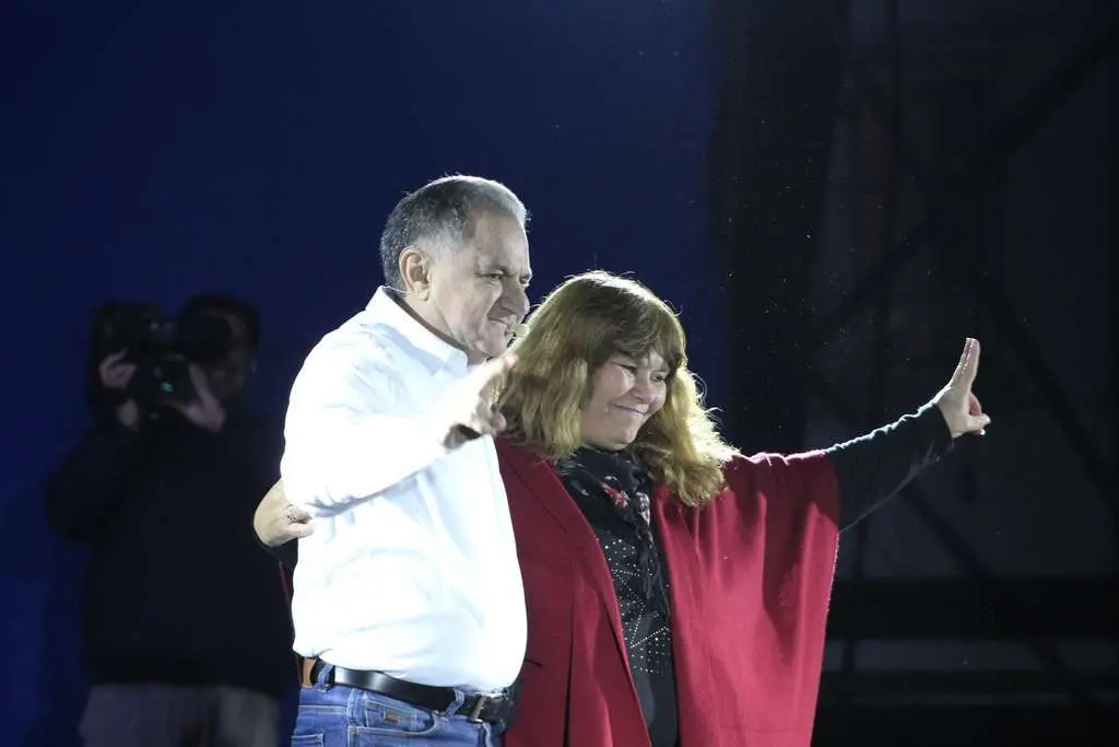 Mónica Edith Romero junto a Julio Pereyra