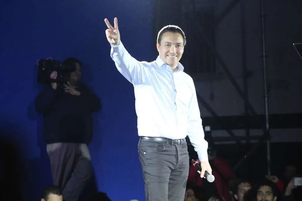 Watson hizo un llamado al voto de los peronistas pero también a los desencantados del gobierno nacional y provincial
