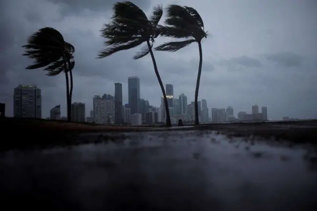El Hurac&aacute;n Irma golpea a Miami con vientos de hasta 250kmh