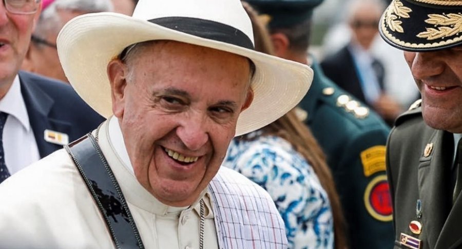 El Papa Francisco recorre Colombia en otra visita histórica por Latinoamérica