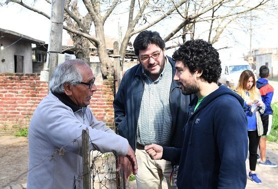 Pablo Alaniz y Pablo Avelluto en una charla con vecinos en Gobernador Costa