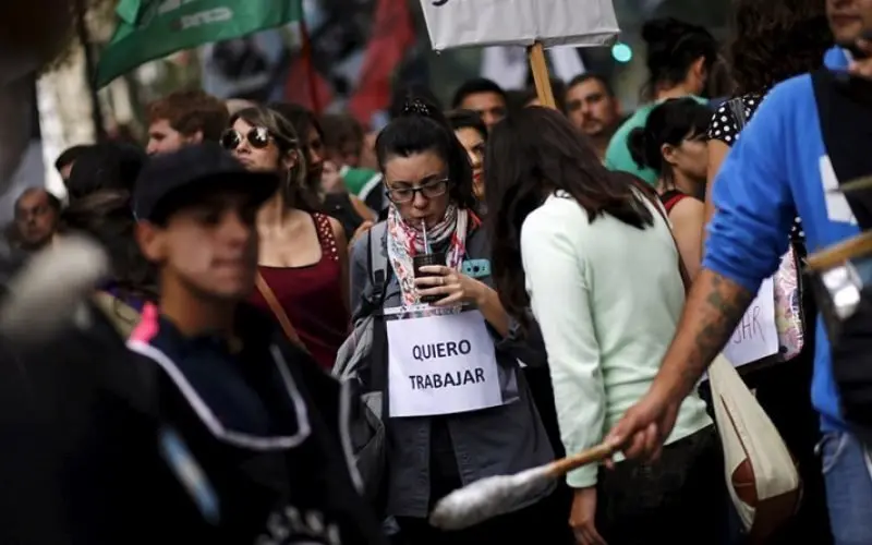 desempleo-argentina-800x445-1-800x500_c