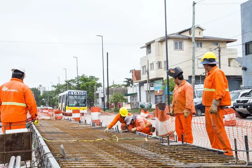 COMENZARON A CONSTRUIR LAS PRIMERAS TRES ESTACIONES DEL METROBUS  (1)