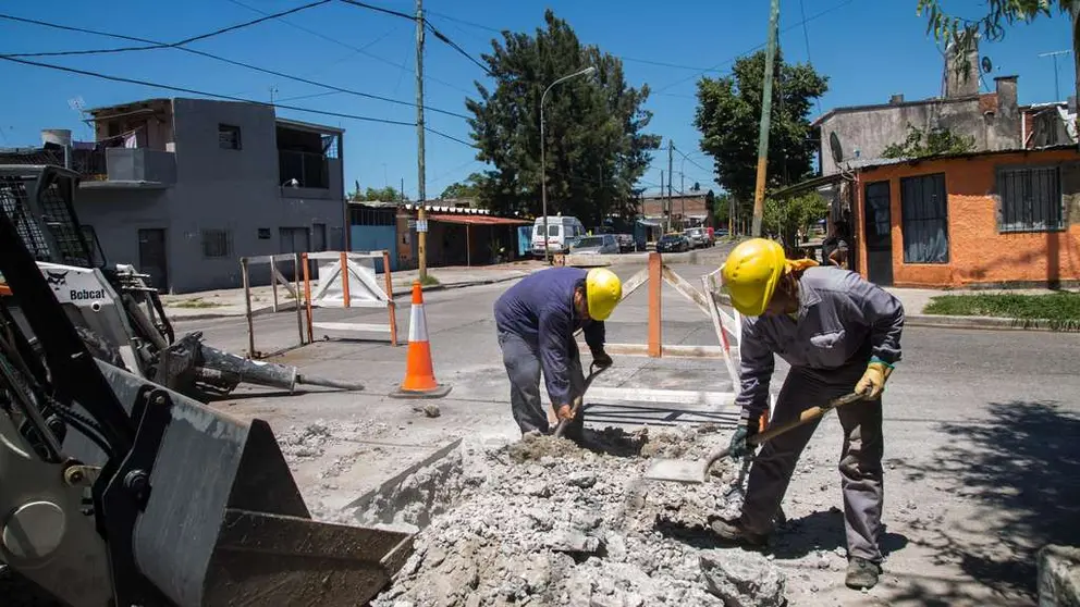 AVANZA A BUEN RITMO UNA IMPORTANTE OBRA DE CLOACAS QUE BENEFICIAR&Aacute; A 900 QUILME&Ntilde;OS (3)
