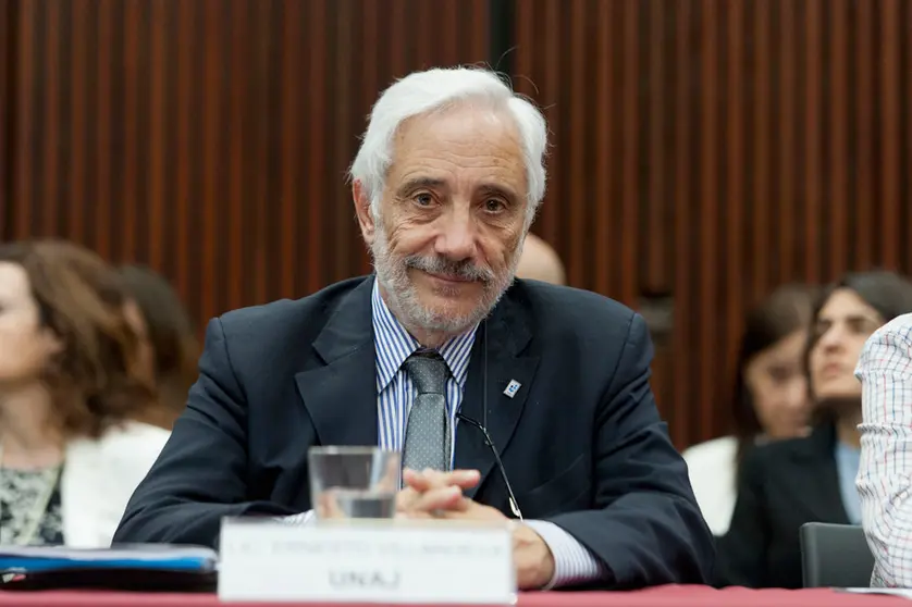 Cuatro medios_ ernesto_villanueva__