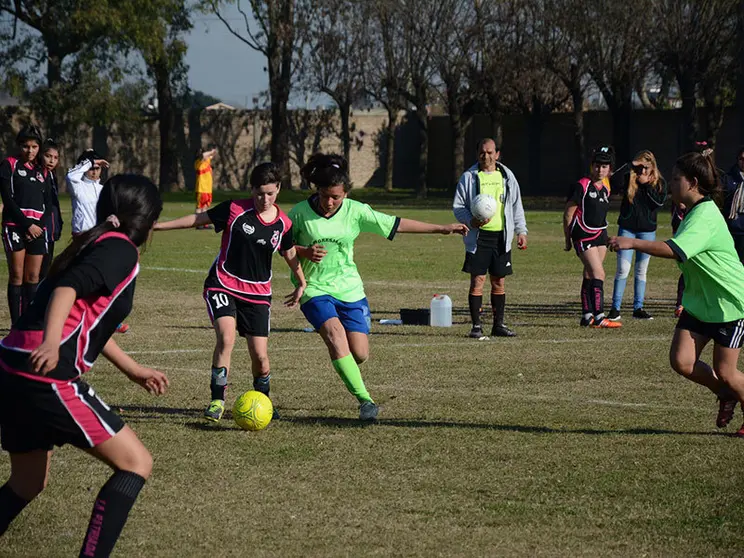 #4Medios futbol femenino