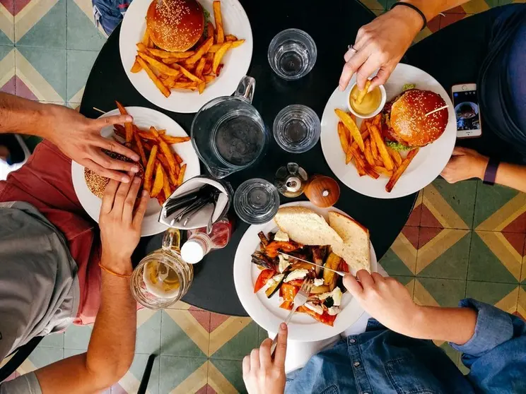 alimentacion comidas pedidos ya cuatro medios