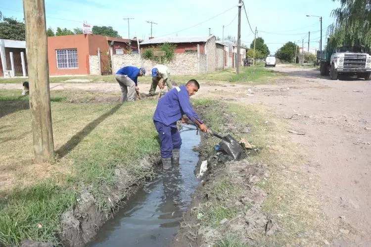 San Francisco Este obras hidr&aacute;ulicas #4Medios