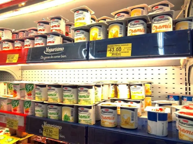 yogurt precios cuatro medios