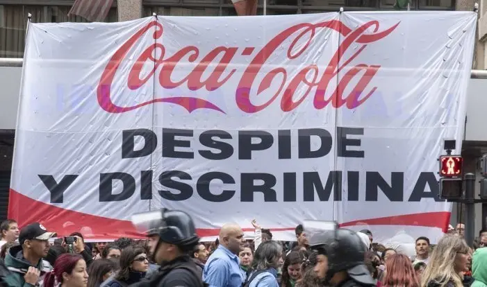 Coca despide
