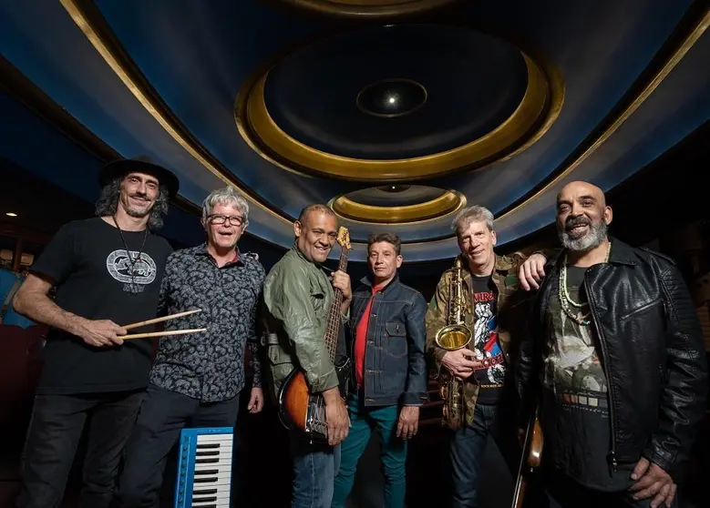 Foto- Abuelos de la Nada Grupal2