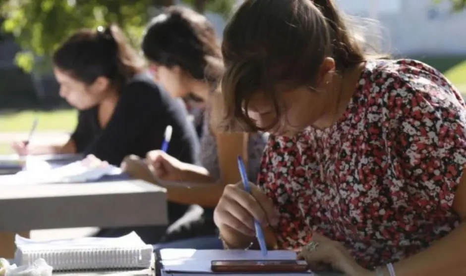 Becas progresar 4 medios