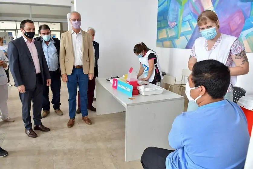 vacunacion unaj varela