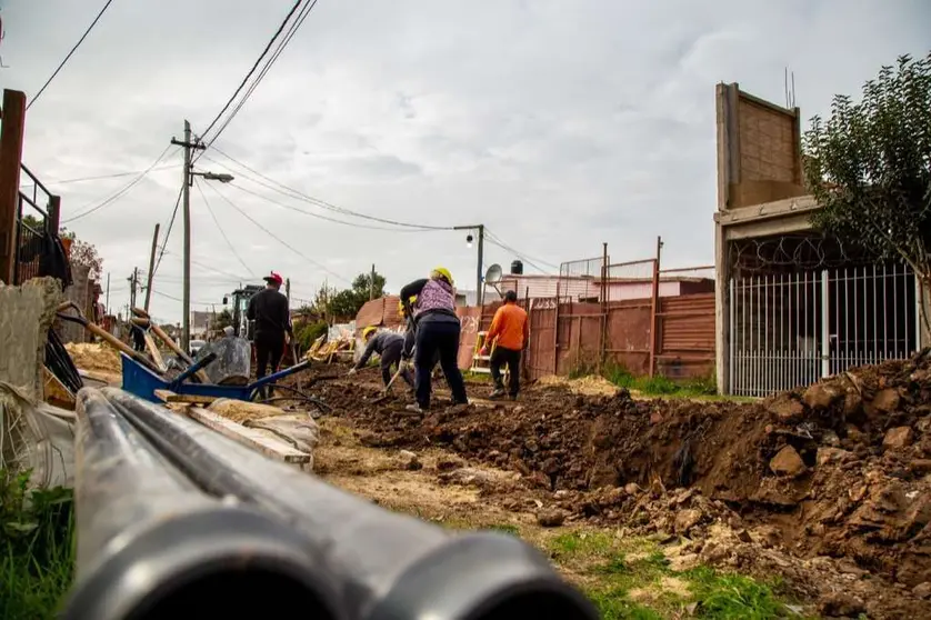 AVANZAN LAS OBRAS DE AGUA EN LA RIBERA DE QUILMES (4)