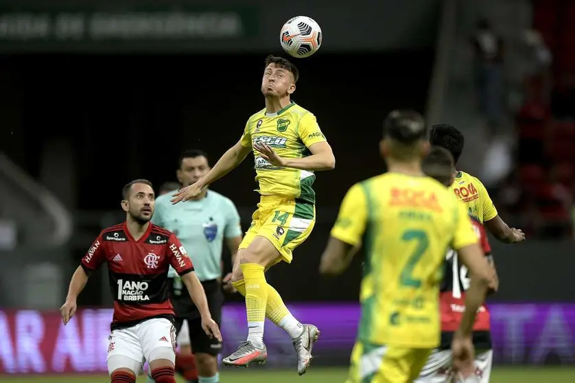 defensa flamengo copa libertadores florencio varela brasil