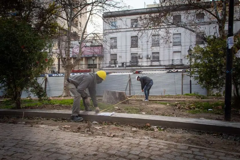 CONTIN&Uacute;A LA PUESTA EN VALOR DE LA PLAZA YRIGOYEN (1)