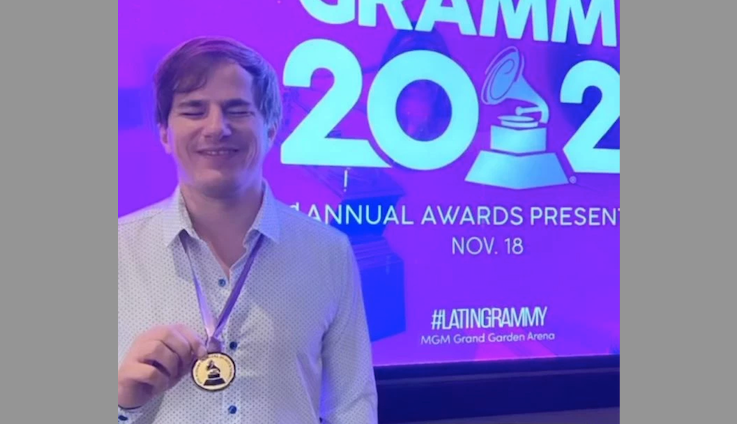 Nahuel Pennisi, de Florencio Varela, en los Latin Grammy. Instagram Nahuel Pennisi.