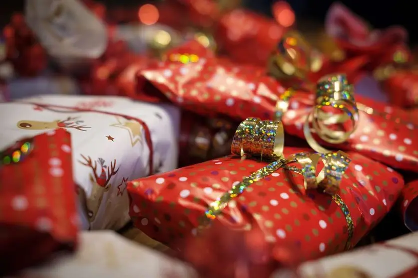 gifts-g002d4ad3d_1920