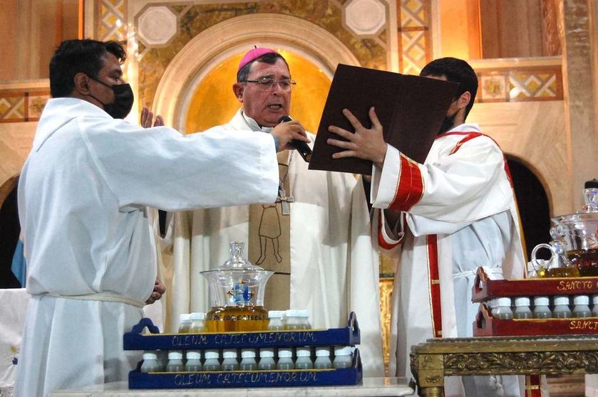 obispo tissera misa crismal catedral de quilmes