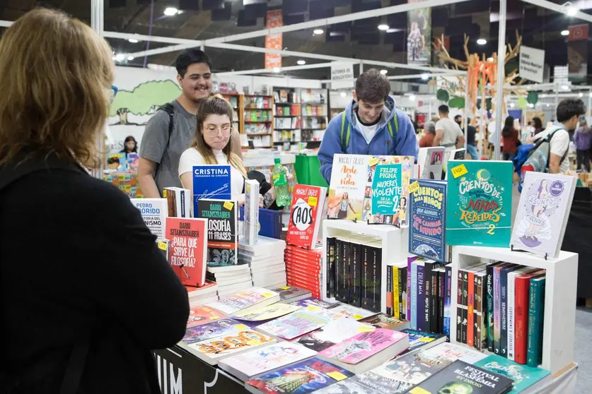 SE-VIENE-LA-15o-LIBRARTE-LA-FERIA-DEL-LIBRO-DE-BERAZATEGUI-1-1