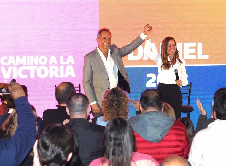 daniel_scioli_candidato_victoria_tolosa_paz_gobernadora