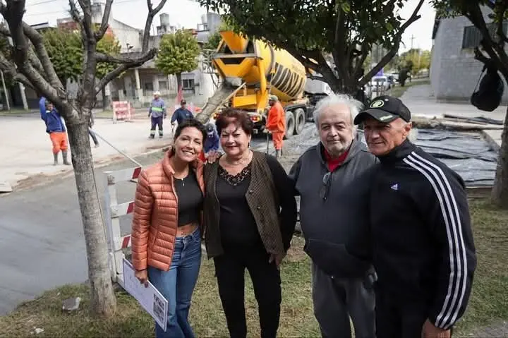 mayra mendoza en bernal oeste con vecinos