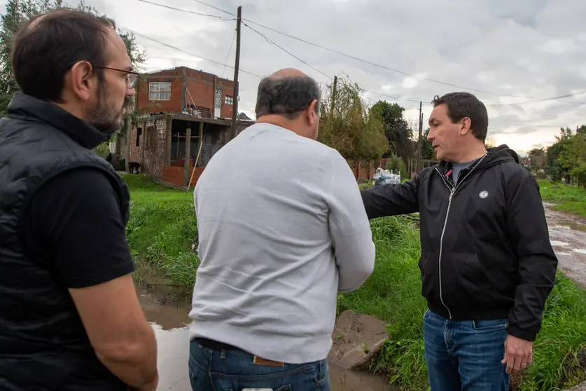 watson recorrio barrios de varela en medio del temporal