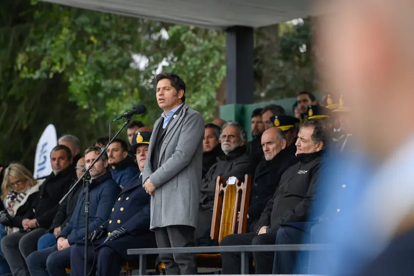 Axel Kicillof jura de bandera de cadetes