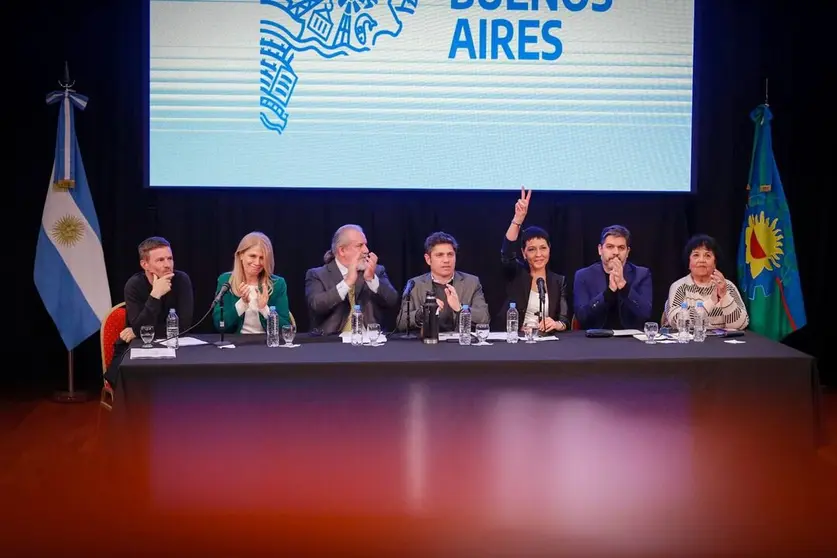 MAYRA Y AXEL KICILLOF CERRARON EL ENCUENTRO BONARENSE DE CIENCIA Y UNIVERSIDAD EN LA UNQ (2)