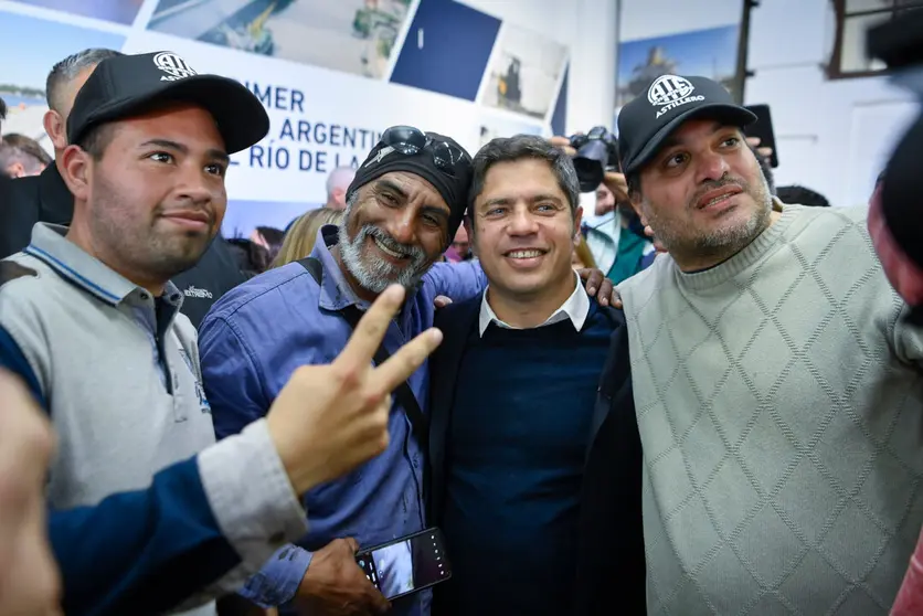 axel kicillof con obreros
