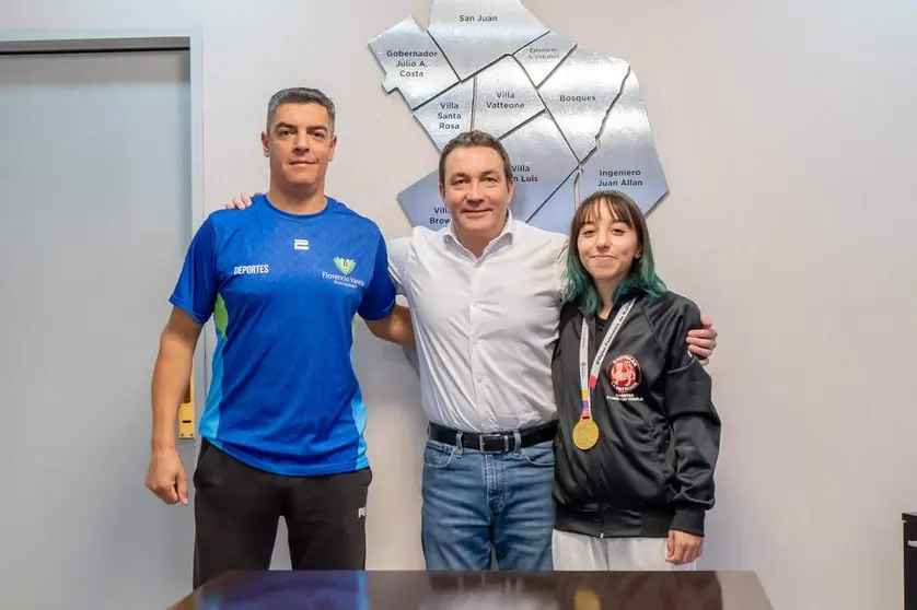Watson con Maitena Gómez campeona de karate,