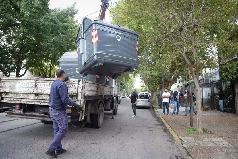 EL MUNICIPIO AVANZA EN LA AMPLIACIÓN DE LA ZONA DE CONTENERIZACIÓN EN EL CENTRO DE QUILMES E INSTALÓ OTROS 35 4