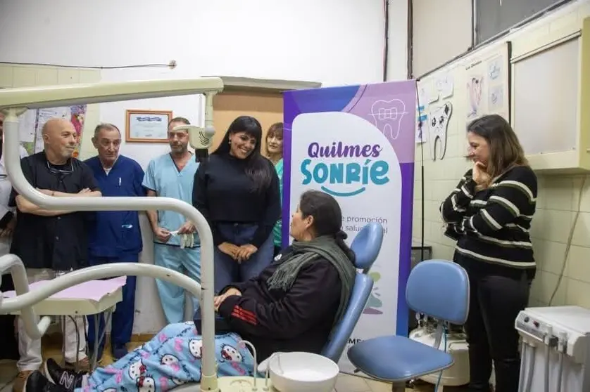 EL MUNICIPIO ENTREGÓ PRÓTESIS DENTALES A VECINOS Y VECINAS DEL DISTRITO 1