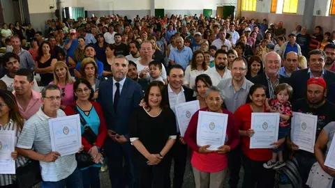 Estrega de escrituras a vecinos de Florecio Varela