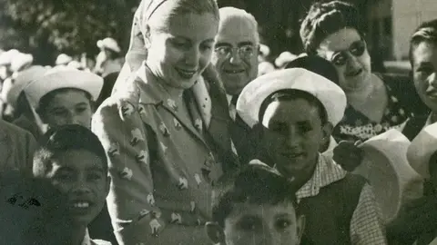 EVA PER&Oacute;N - Copy