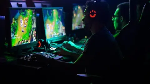 #4medios Meltdown_Paris_Competition_League_of_Legends