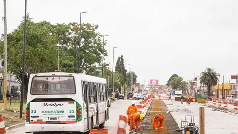 COMENZARON A CONSTRUIR LAS PRIMERAS TRES ESTACIONES DEL METROBUS  (3)