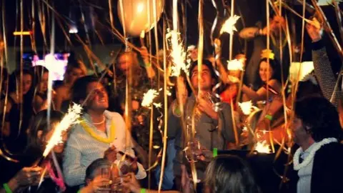 #4MediosFiestasdeFindeA&ntilde;o
