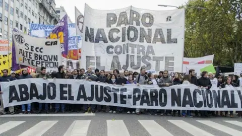 4medios paro 3' a