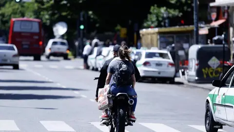 sin casco motos la plata universidad cuatro medios