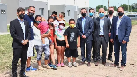 Axel kicillof florencio varela andres watson viviendas 