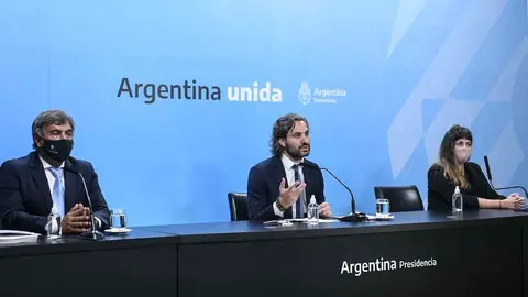 T&eacute;lam 18/12/2020 Buenos Aires: El jefe de Gabinete, Santiago Cafiero, anunci&oacute; esta tarde la entrada en vigencia desde el 1 de enero de un plan b&aacute;sico universal obligatorio para los servicios de comunicaciones m&oacute;viles, telefon&iacute;a fija, conexi&oacute;n fija a internet y tv por suscripci&oacute;n, destinado a unos diez millones de personas de bajos ingresos. Prensa JGM
