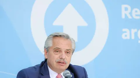 09-03-2021 Buenos Aires: El presidente Alberto Fern&aacute;ndez destac&oacute; hoy el acuerdo alcanzado con los distintos sectores de la industria automotriz y dijo que "es el primer caso para entender c&oacute;mo queremos construir la Argentina que viene".
Foto: Presidencia/aa