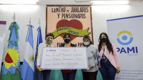 MAYRA ACOMPA&Ntilde;&Oacute; LA FIRMA DE CONVENIOS DE PAMI CON CUATRO CENTROS DE JUBILADOS Y PENSIONADOS  (4)