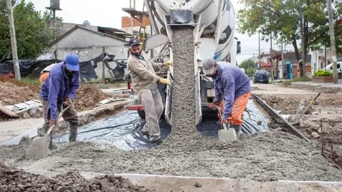 EL MUNICIPIO AVANZA CON OBRAS DE PAVIMENTO EN BERNAL OESTE (2)