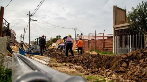 AVANZAN LAS OBRAS DE AGUA EN LA RIBERA DE QUILMES (4)