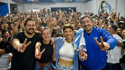 M&aacute;ximo Kirchner celebr&oacute; el triunfo local del Frente de Todos con Mayra Mendoza en Quilmes.