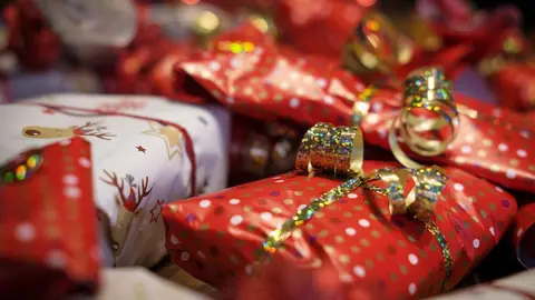 gifts-g002d4ad3d_1920