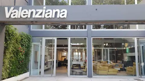 Nuevo espacio comercial de la muebler&iacute;a Valenziana en Florencio Varela.
